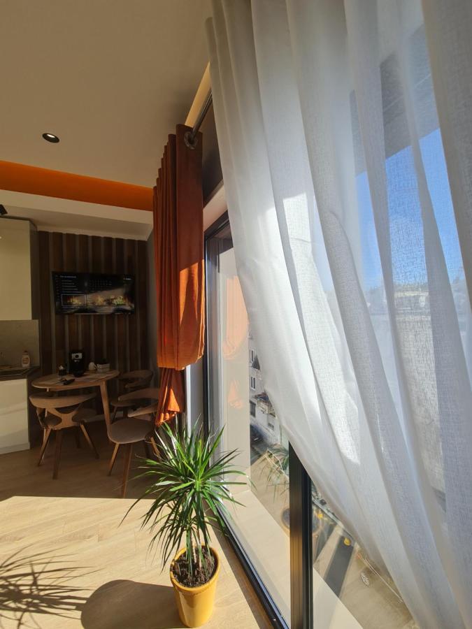 Sunny Apartment - Blloku Tirana, Near Lake Exterior foto
