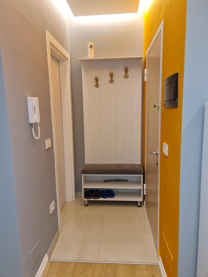 Sunny Apartment - Blloku Tirana, Near Lake Exterior foto